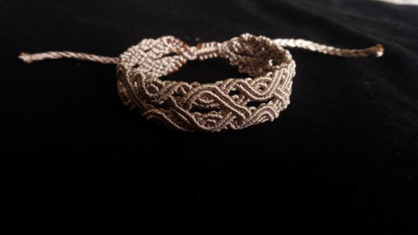 macramé náramek